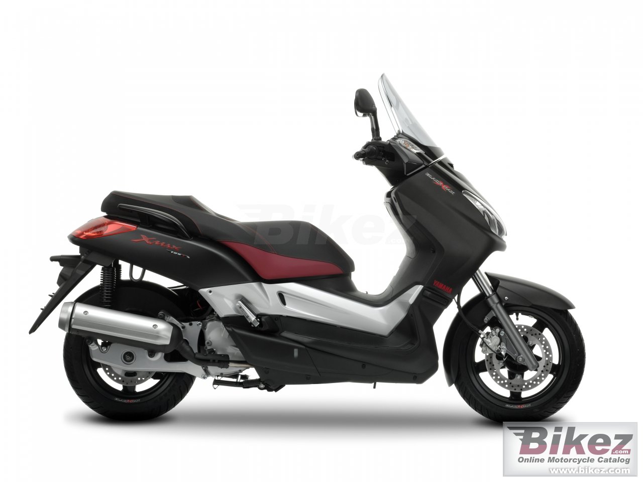 Big Yamaha black x-max 125 picture and wallpaper from Bikez.com